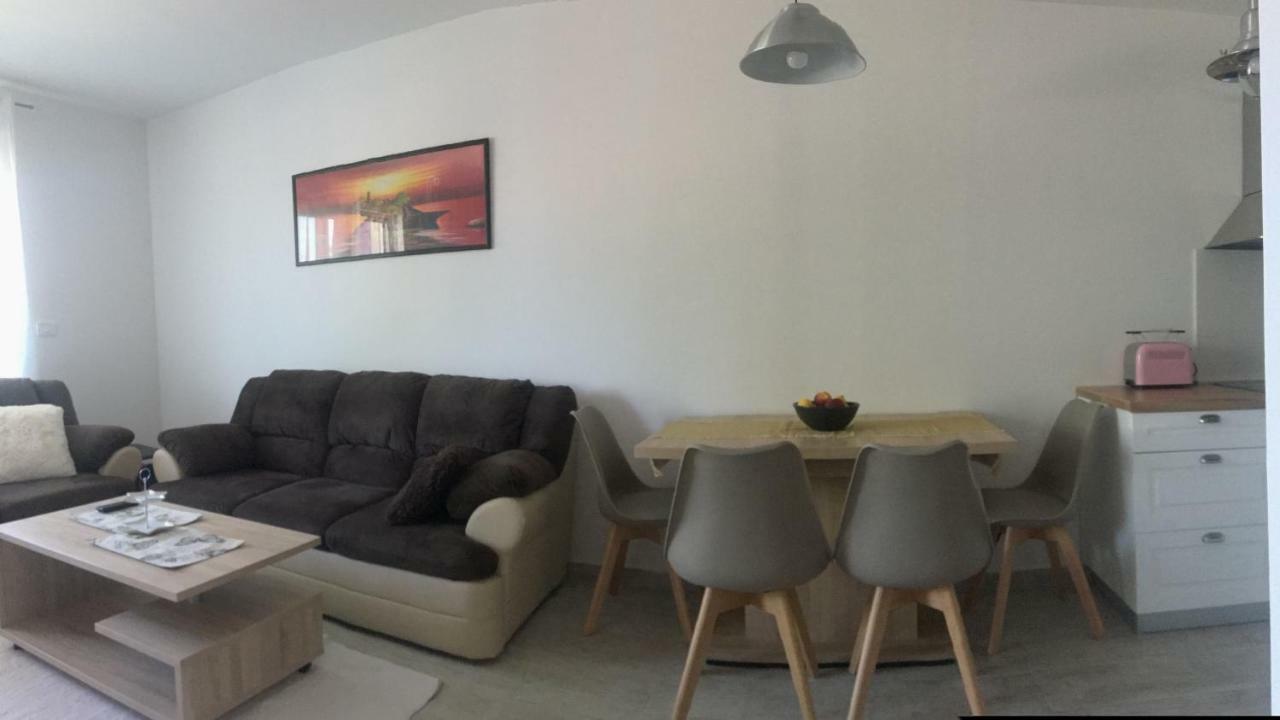 Holly Apartman Umag Eksteriør billede